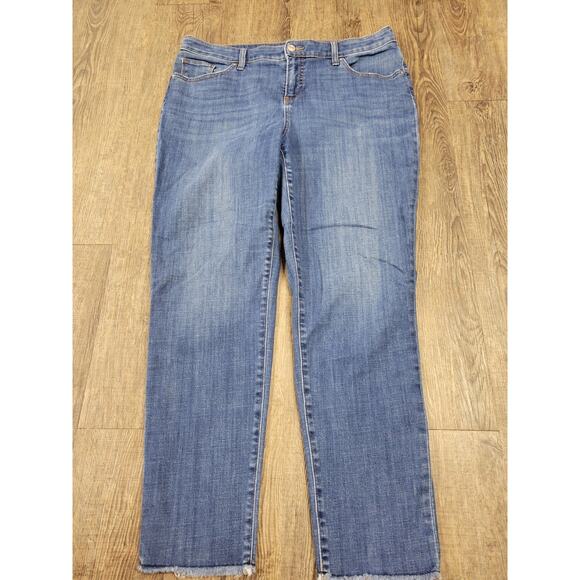 Chico's So Slimming Girlfriend Slim Leg Ankle Raw Edge Hem 12R - 2R Jeans - Picture 1 of 5